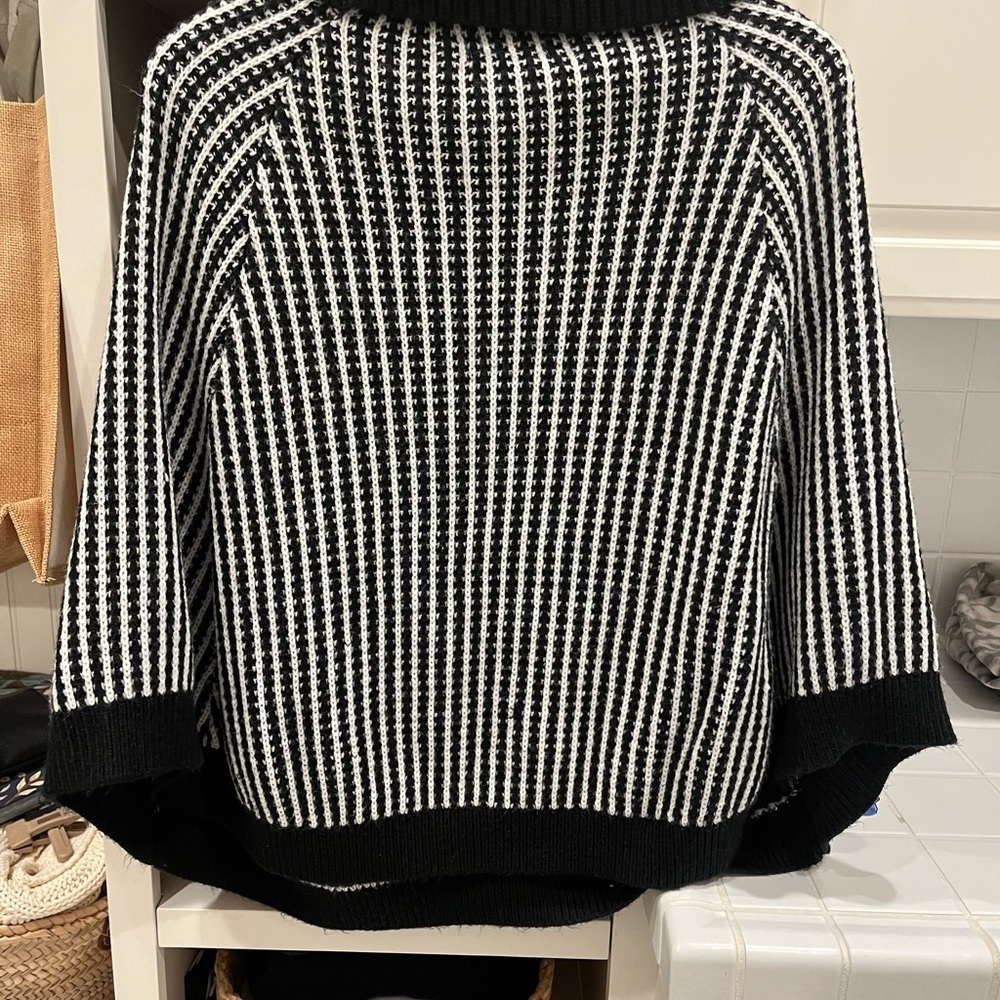 Calvin  Klein‎ Woman’s cape - Picture 6 of 6